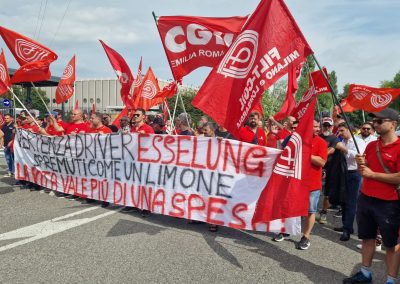 Filiera consegna domicilio Esselunga, delegazione Filt Brianza al presidio nazionale