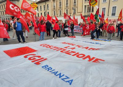 Monza, in 500 in corteo con la Cgil: “Casa, lavoro, salari e sanità, le priorità del Paese”